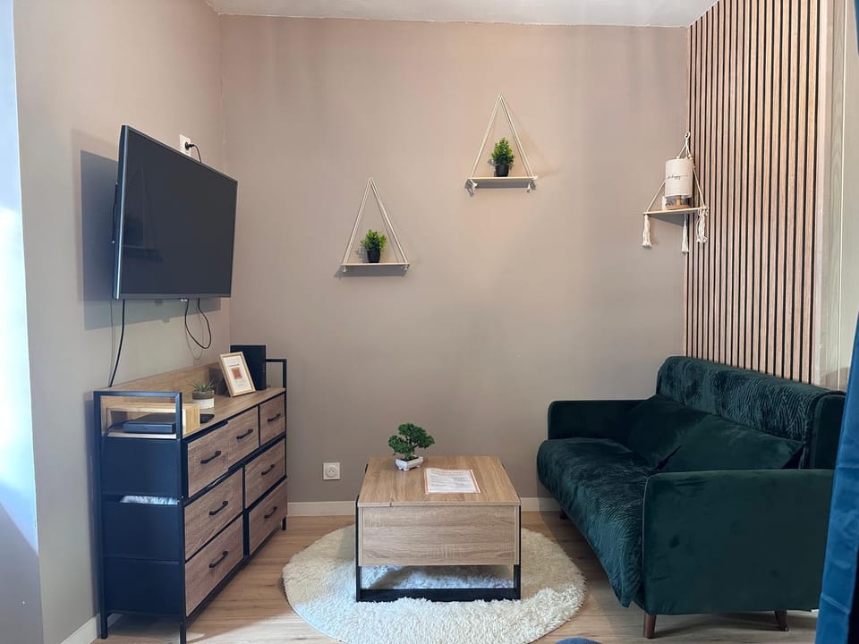 TV and multimedia, Living room, Seating area
