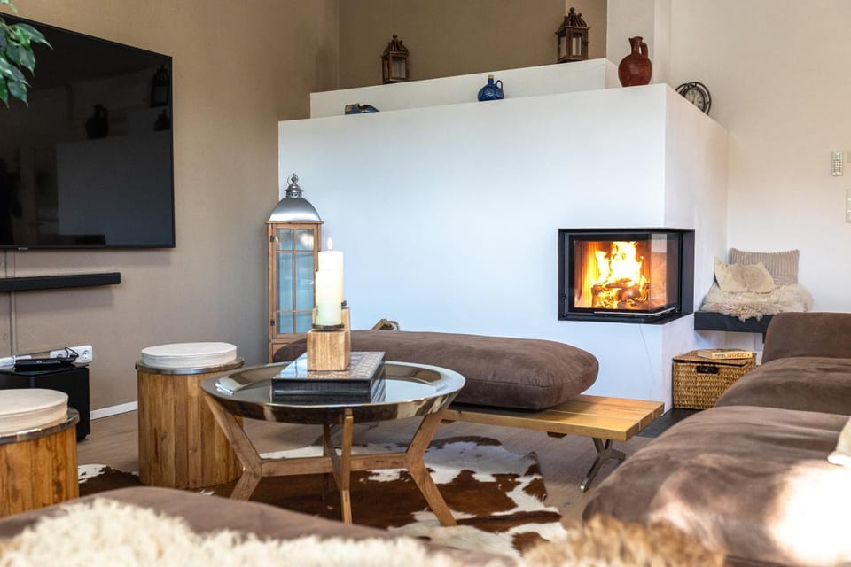 Living room, fireplace