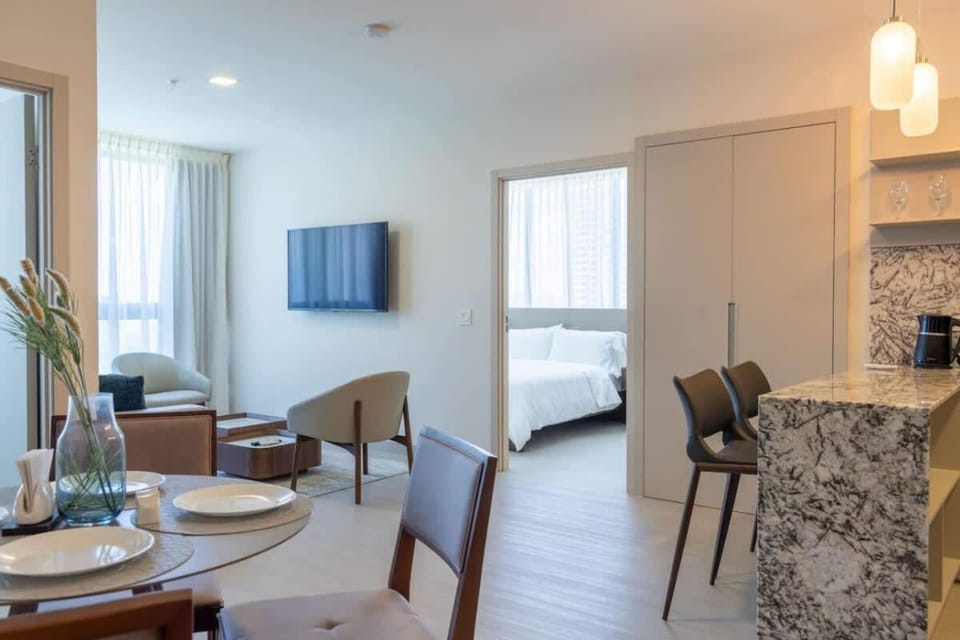 Elegant 2BR in Panama with Ocean and City view U1907 Apartment in Panama City, Panama