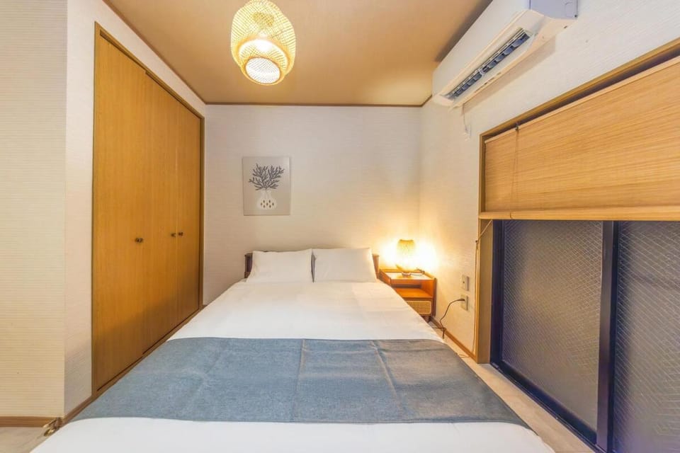 Good access to Haneda Airport, 7 mins walk from the station, Maximum 8 ppl Apartment in Yokohama