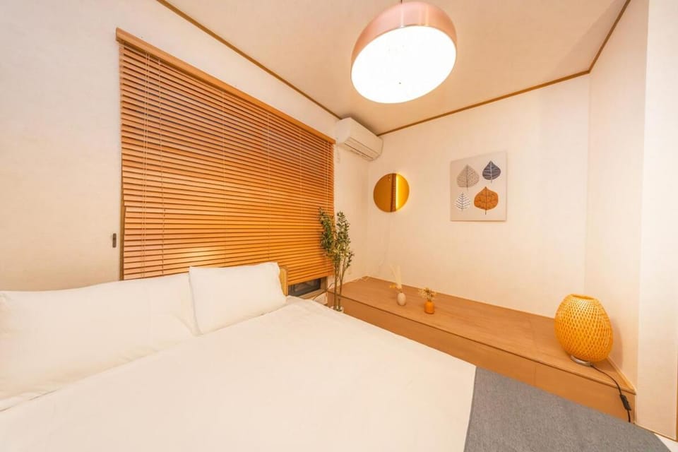 Good access to Haneda Airport, 7 mins walk from the station, Maximum 8 ppl Apartment in Yokohama