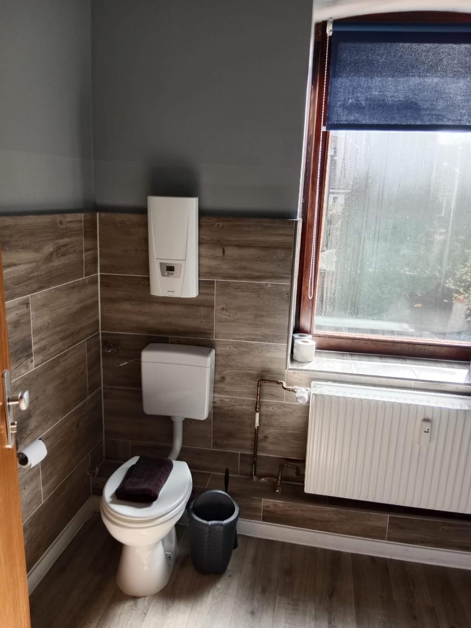 Toilet, heating