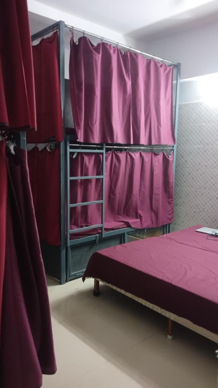 Vrindavan Bunk Hostel by Shiva - 5min Walk from Prem Mandir Hostel in Uttar Pradesh
