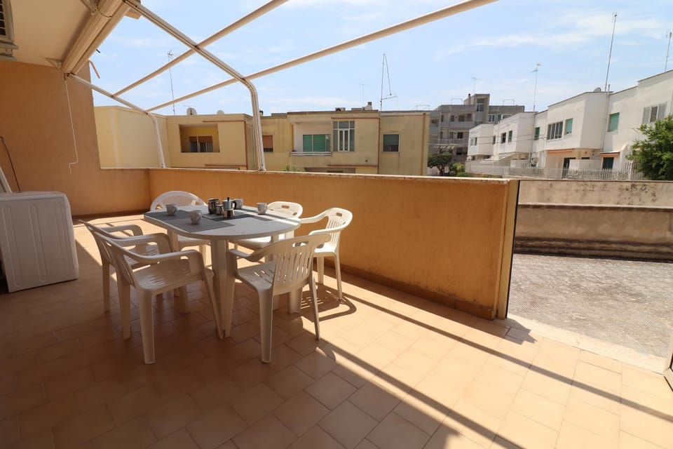 Property building, Day, View (from property/room), Balcony/Terrace