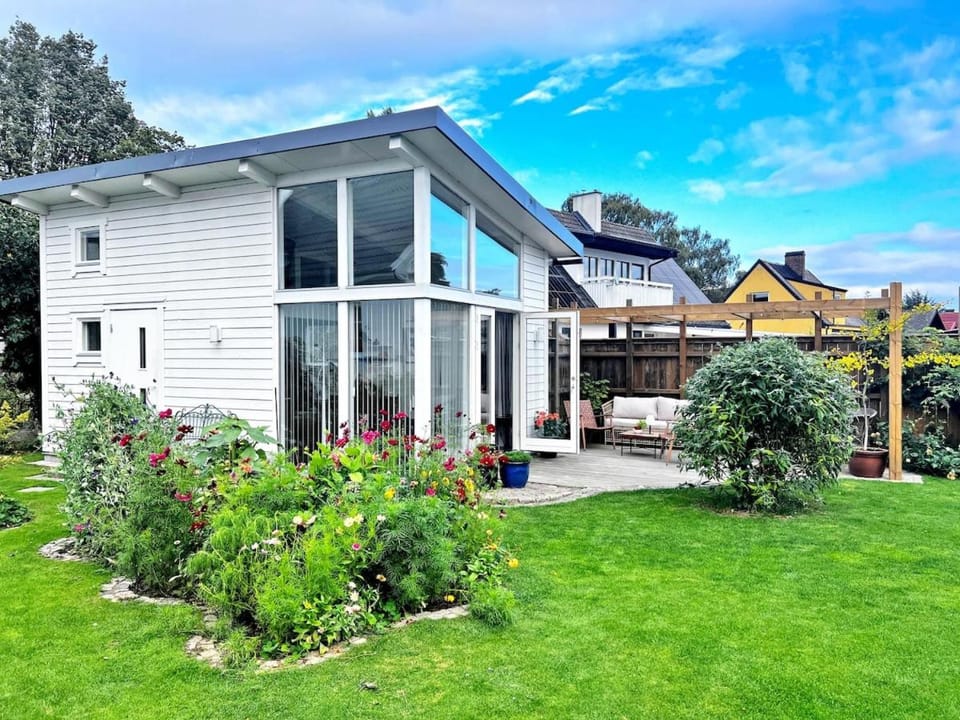 Property building, Garden