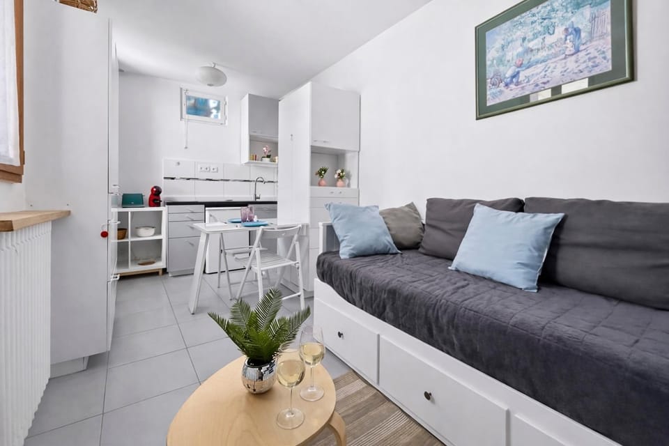 Studio central avec terrasse, cosy et moderne Apartment in Saint-Maur-des-Fossés