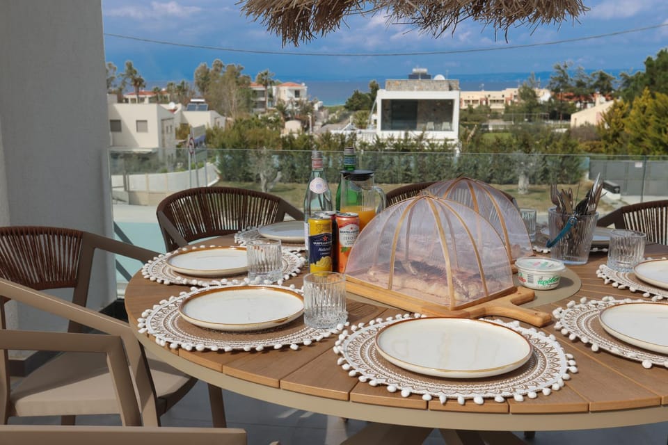 Dining area, Dinner