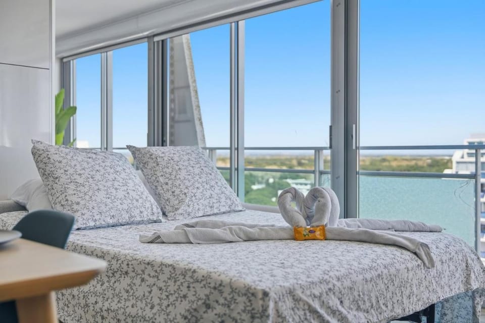 Panoramic Sea View Top-Floor Waterfront Apartment Apartment in La Grande-Motte