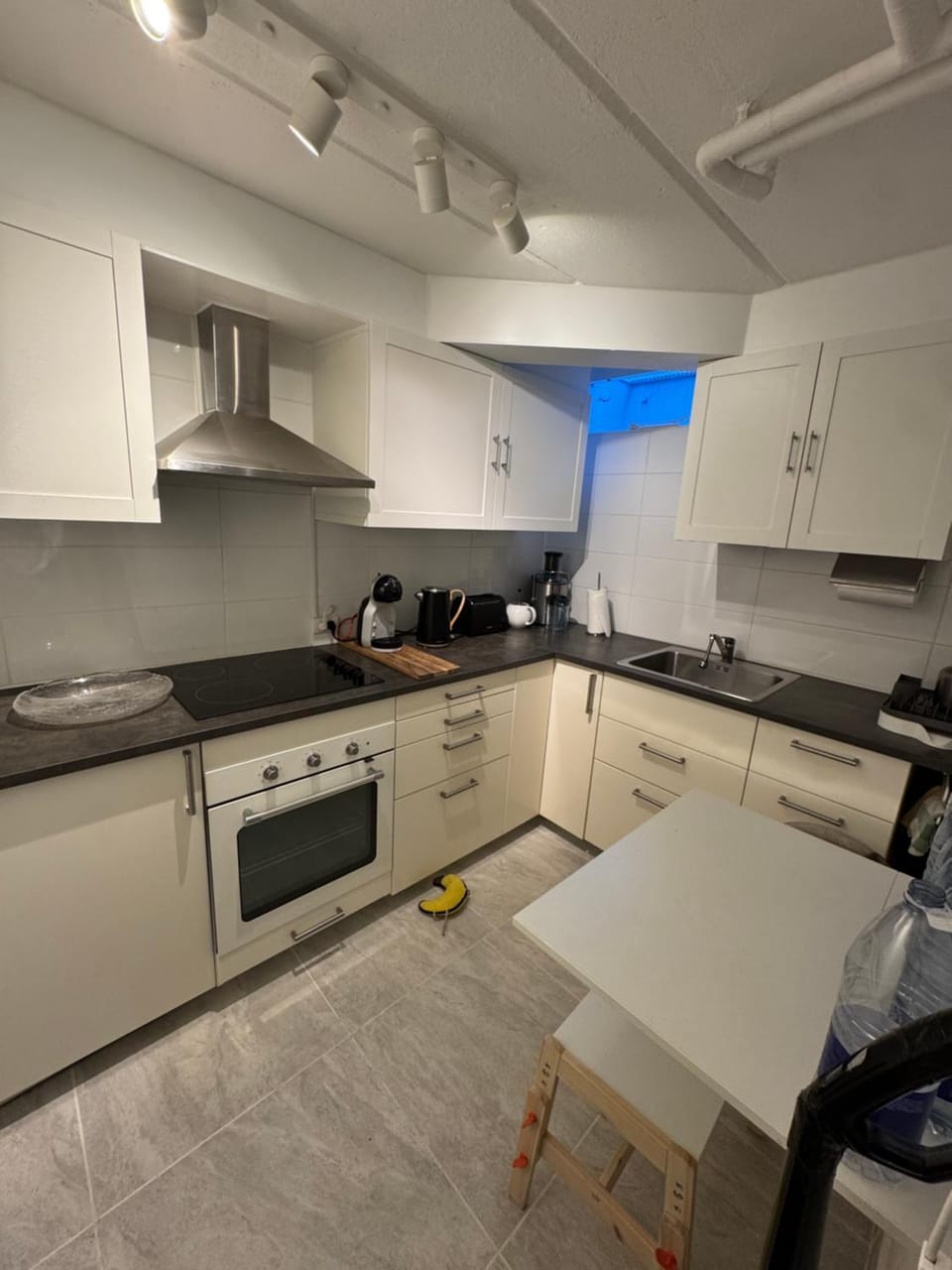 Spacious basement apartment in Hellerup, sleeps 4 Apartment in Copenhagen