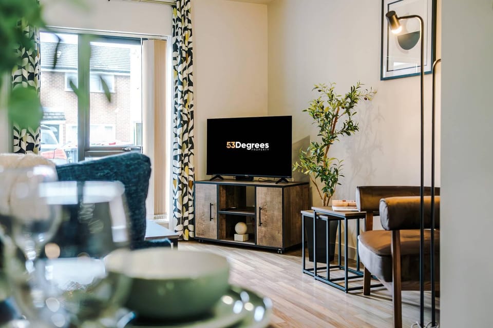 TV and multimedia, Living room, Evening entertainment