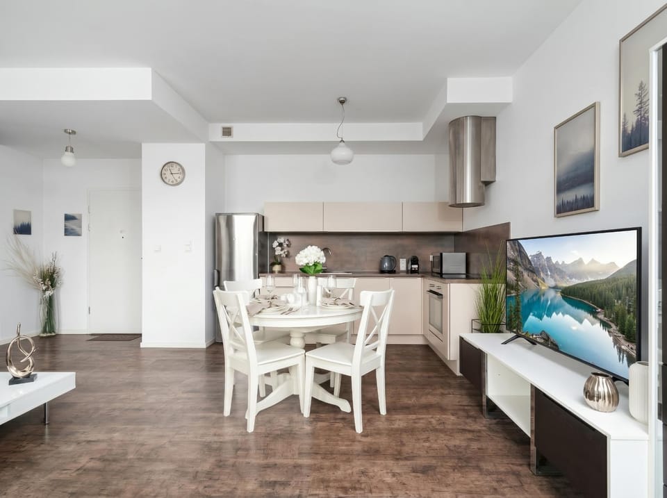 TV and multimedia, Kitchen or kitchenette, Dining area, minibar, oven, pet friendly, stove