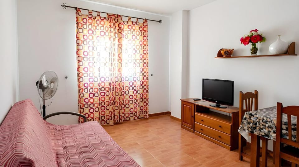 Apartamento lugar Tranquilo facil aparcamiento solo alquilamos a familias y parejas Apartment in Conil de la Frontera