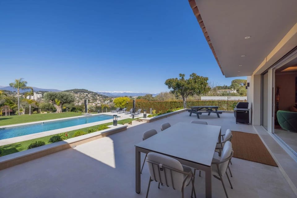 REF 2193 - Super Cannes Villa for rent Villa in Cannes