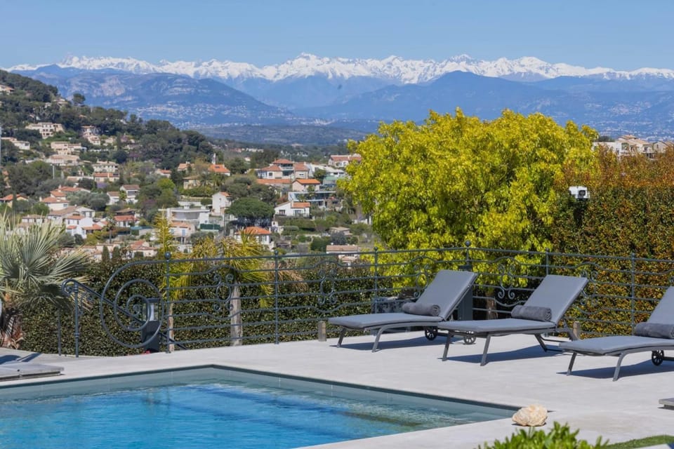 REF 2193 - Super Cannes Villa for rent Villa in Cannes