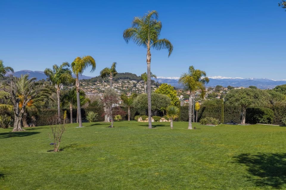 REF 2193 - Super Cannes Villa for rent Villa in Cannes
