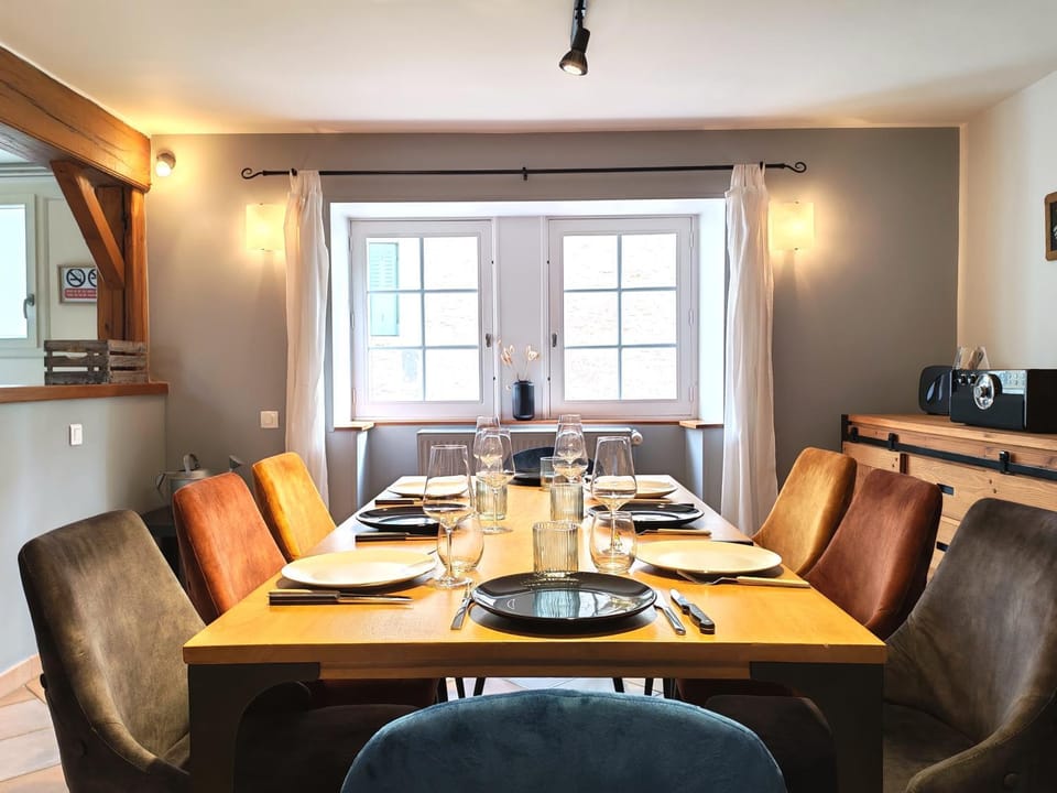 Dining area, Meals