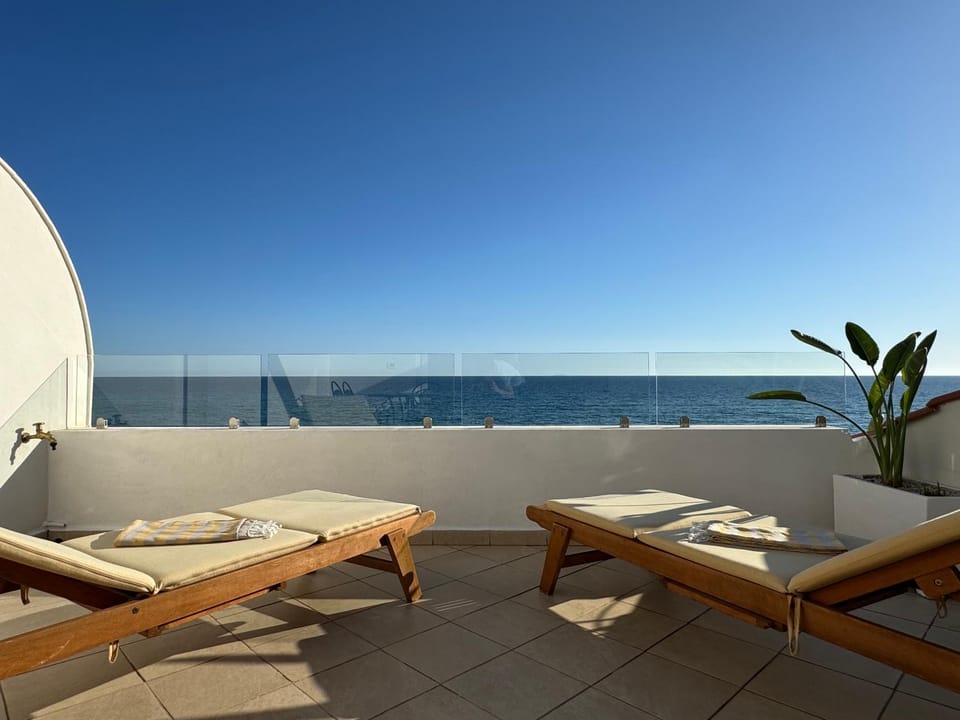 Day, Natural landscape, View (from property/room), Balcony/Terrace, Beach, Sea view, sunbed