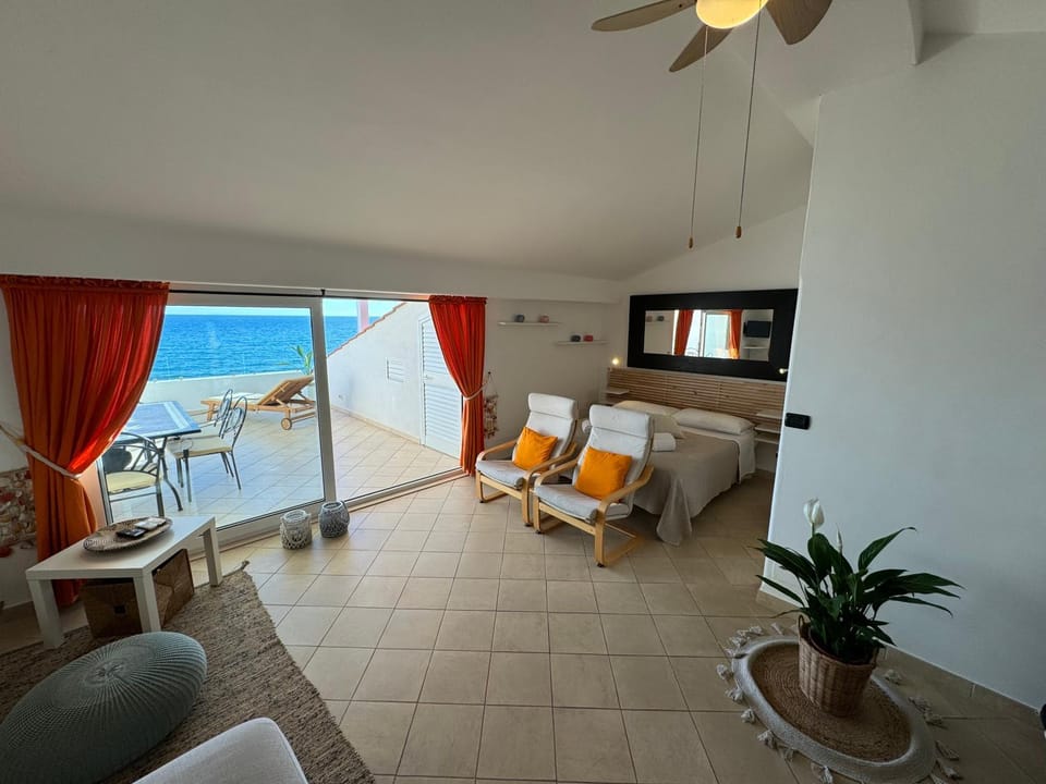 Bed, Natural landscape, Living room, Photo of the whole room, Seating area, Dining area, Bedroom, Sea view