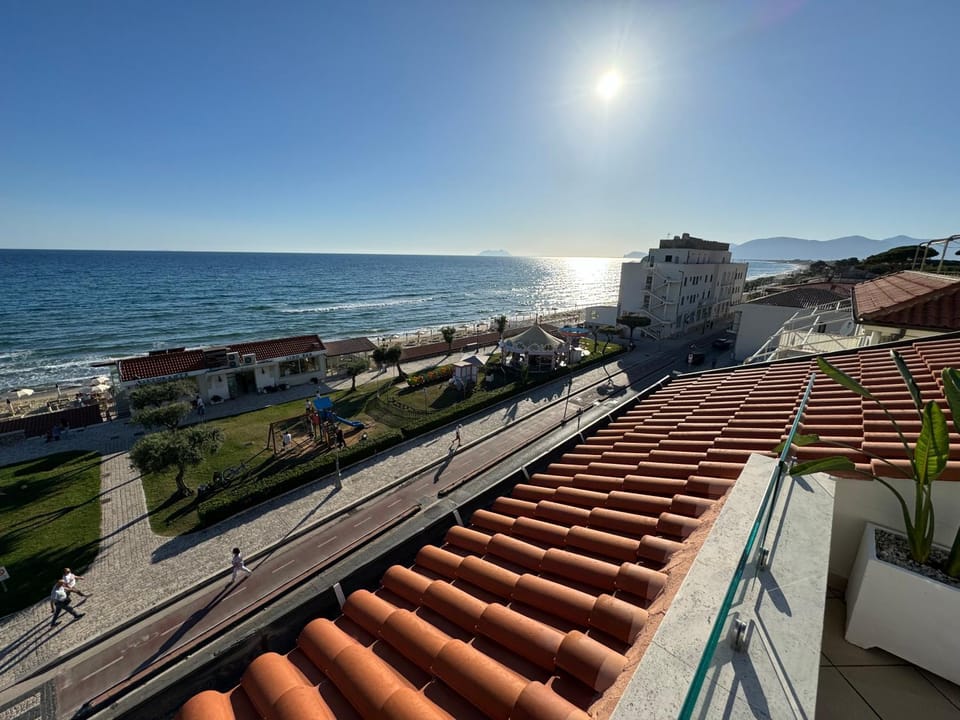 Property building, Day, Natural landscape, View (from property/room), Balcony/Terrace, Beach, Sea view