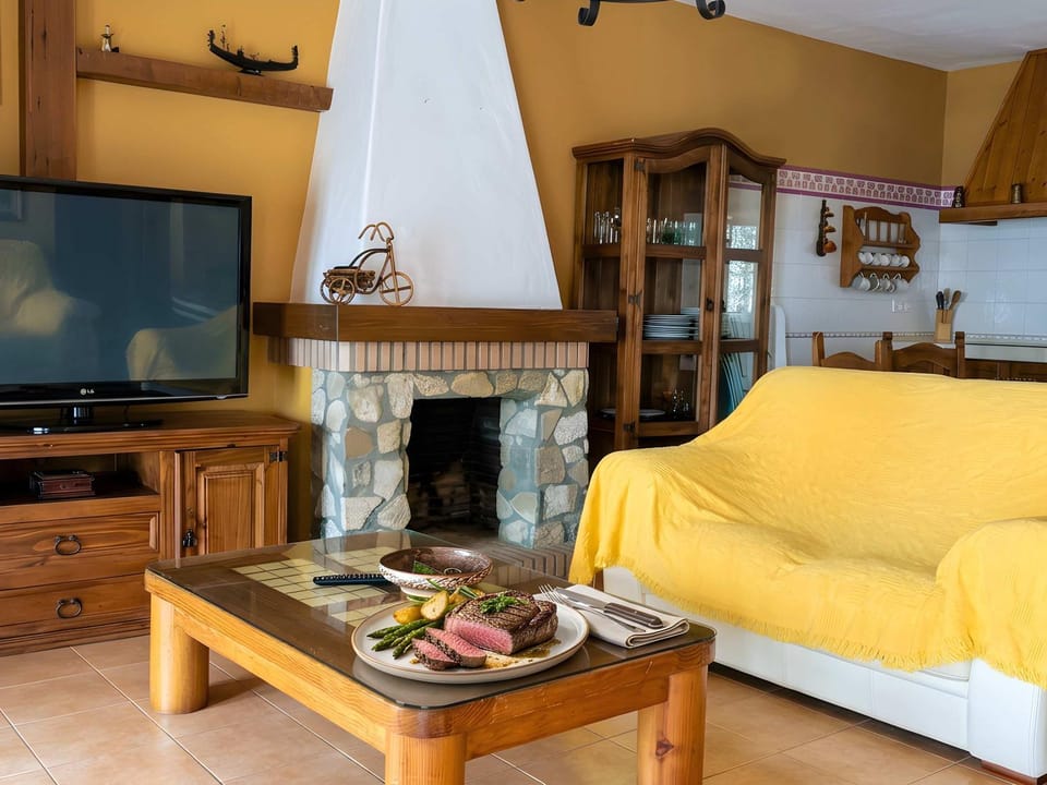 Chalet Piscina Privada vallada cerca del pueblo solo se permite familias y parejas Chalet in La Janda