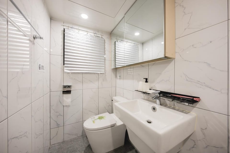 Cozy 2 6 Guest Stay near Gangnam 6 min from Nakseongdae Station Bed and Breakfast in South Korea