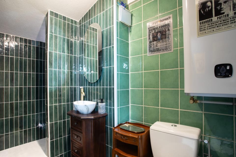 Toilet, Bathroom