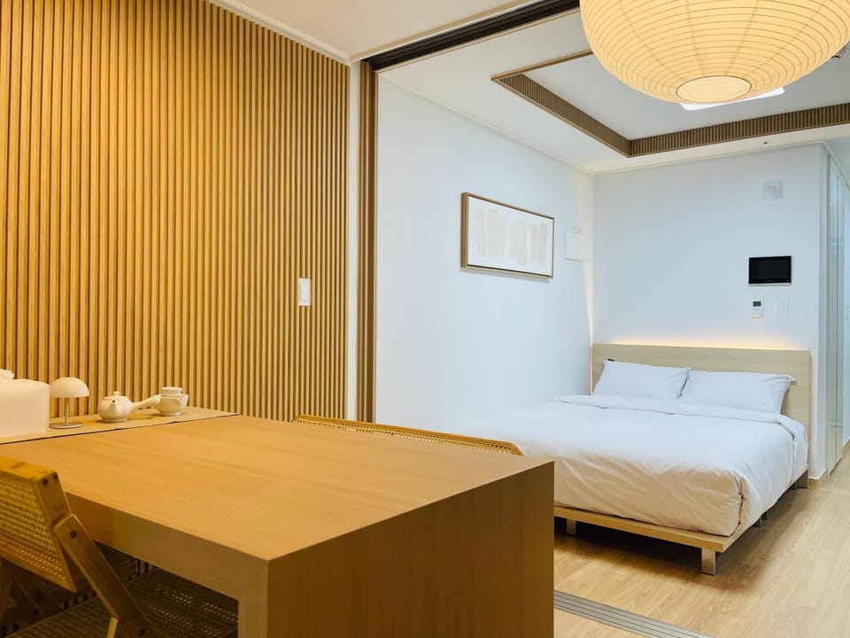 Communal lounge/ TV room, Bed