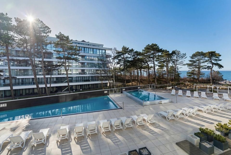 Pool view, Sea view