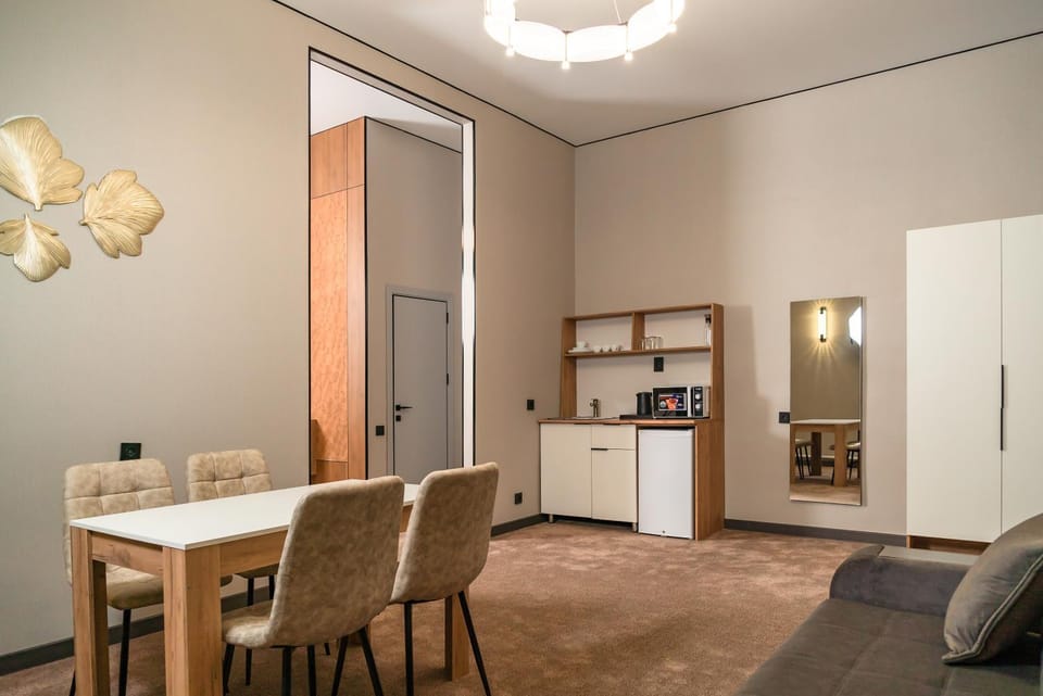 Kitchen or kitchenette, Dining area, microwave, wardrobe