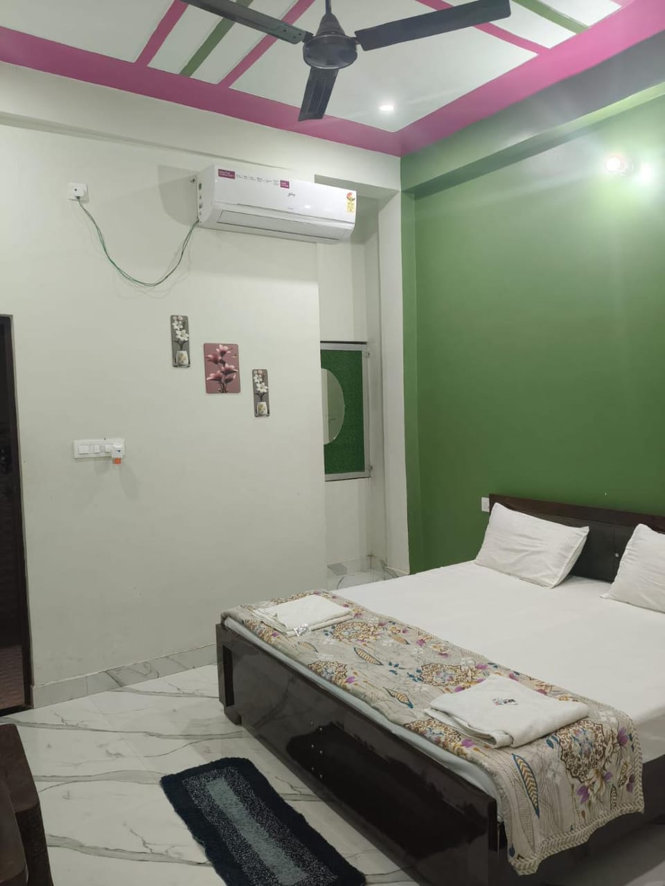 Bed, Bedroom, air conditioner