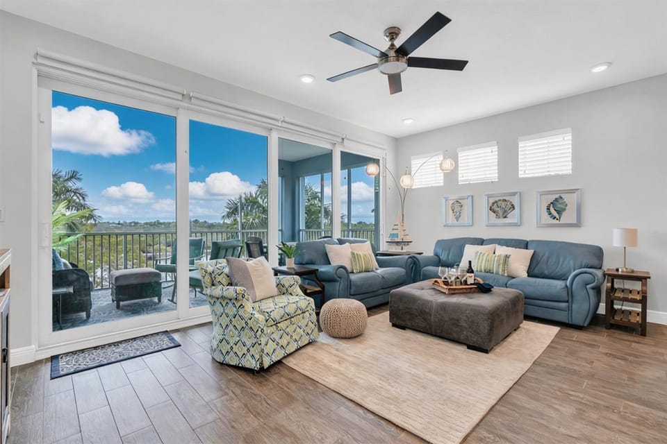 Coastal Charm by Coastal Chic Vacations Apartment in Bradenton