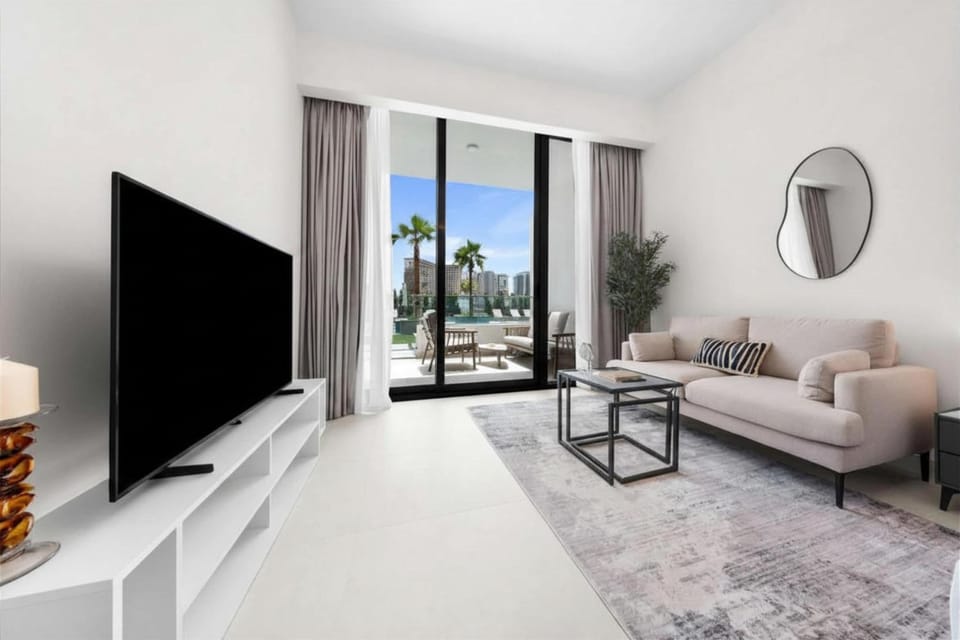 Free housekeeping visits during your stay - StayShort - Comfortable Studio Stay in Arjan Sleeps 2 with Balcony Apartment in Dubai