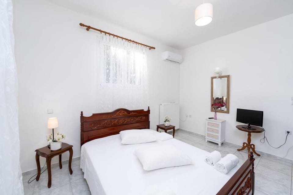 Sainis Rooms 5 - Cozy Apartment for Four People with Full Kitchen Apartment in Peloponnese, Western Greece and the Ionian