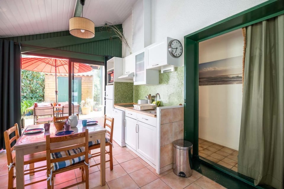 House with small garden and shared pool House in Moliets-et-Maa
