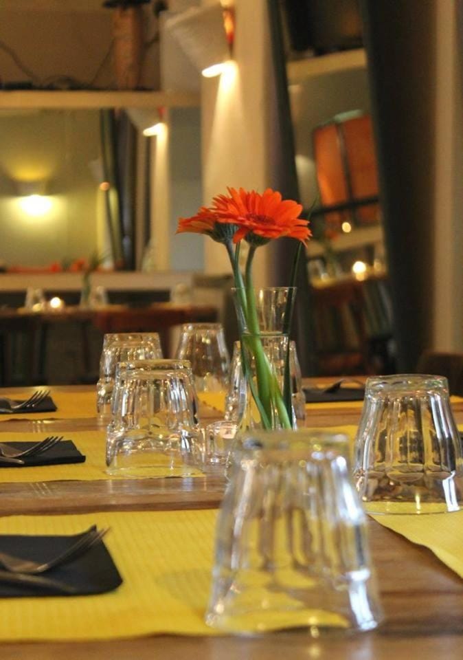 Staff, Food close-up, On site, Entertainment, Lunch, Dinner, Alcoholic drinks, Non alcoholic drinks, Family