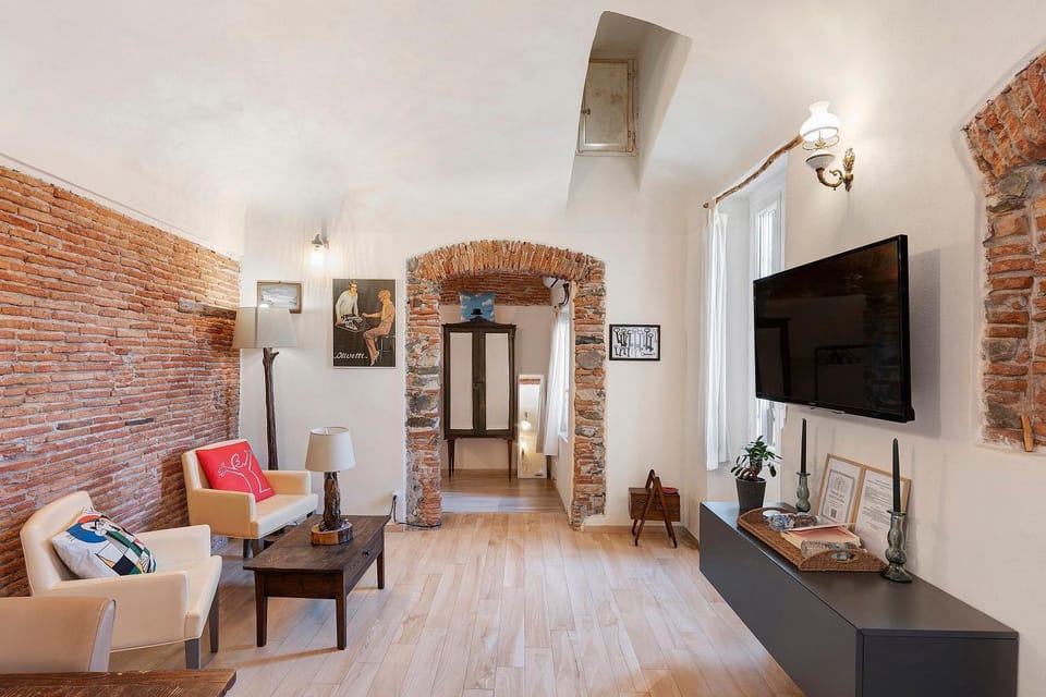 La Volta Segreta House in Albenga