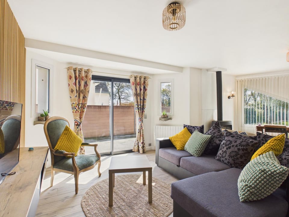Communal lounge/ TV room, Living room