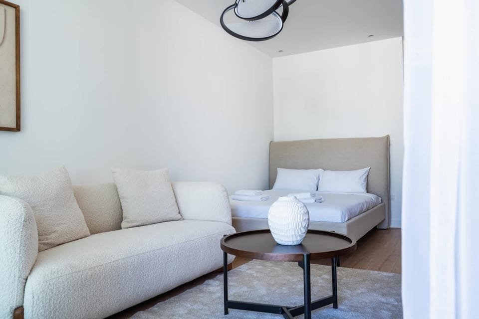 Central Limassol Studio w Balcony Near Beach Apartment in Limassol City