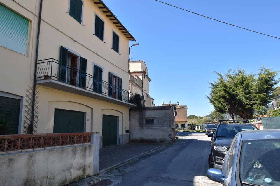 Property building, Balcony/Terrace