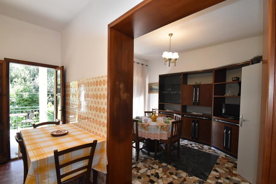 Living room, air conditioner