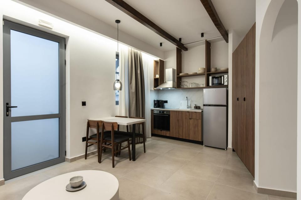 Kitchen or kitchenette, oven