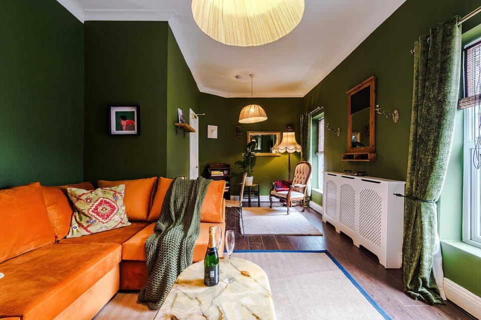 Living room, Photo of the whole room, Seating area