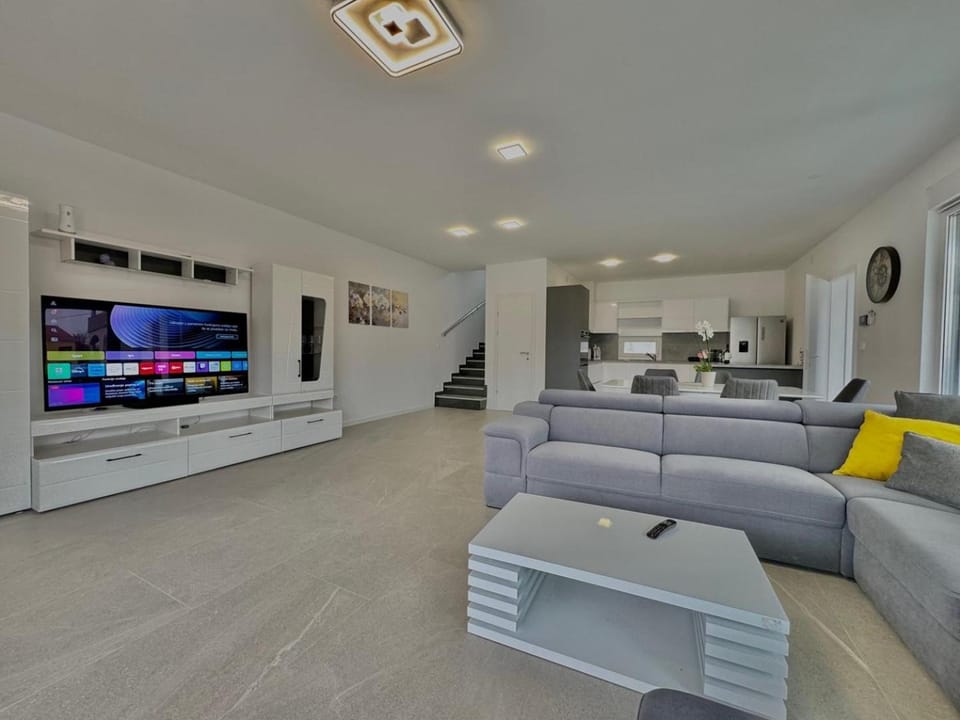 TV and multimedia, Living room