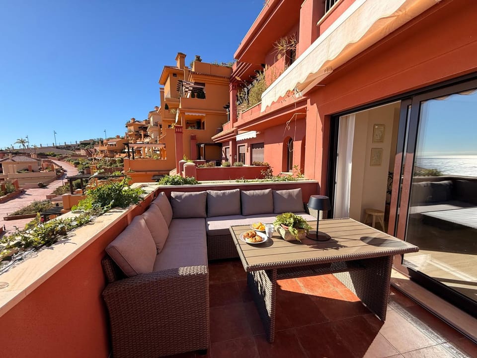 Balcony/Terrace, Dining area