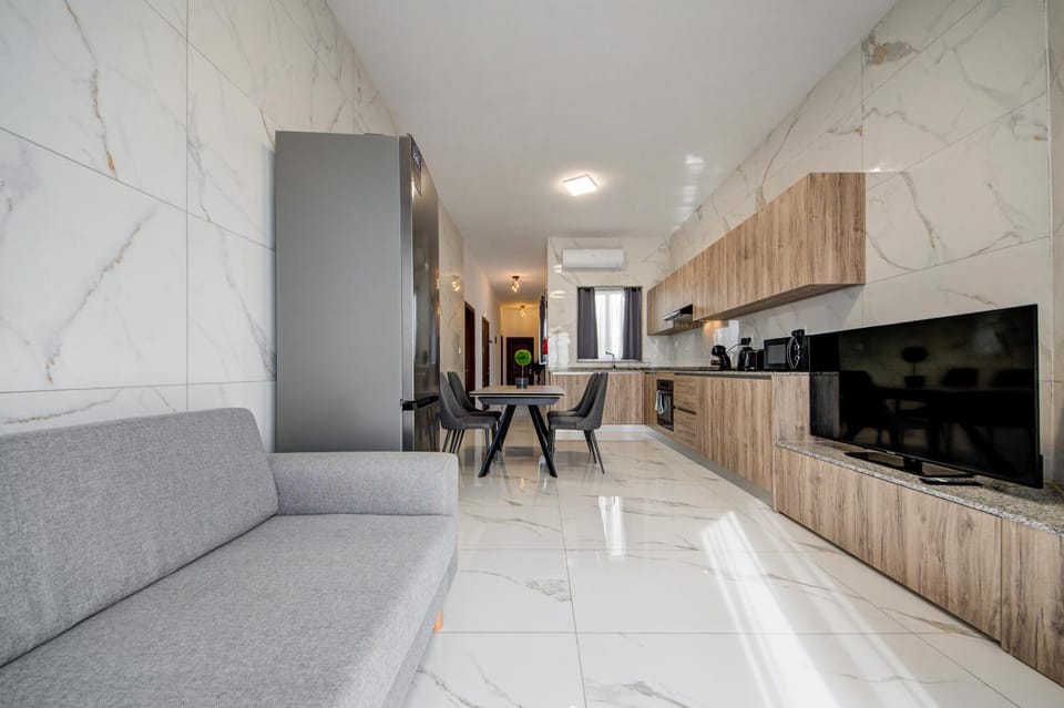 Kitchen or kitchenette, Living room, Seating area, Dining area, minibar, stove