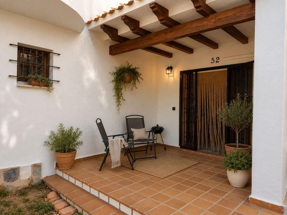 Patio, Living room