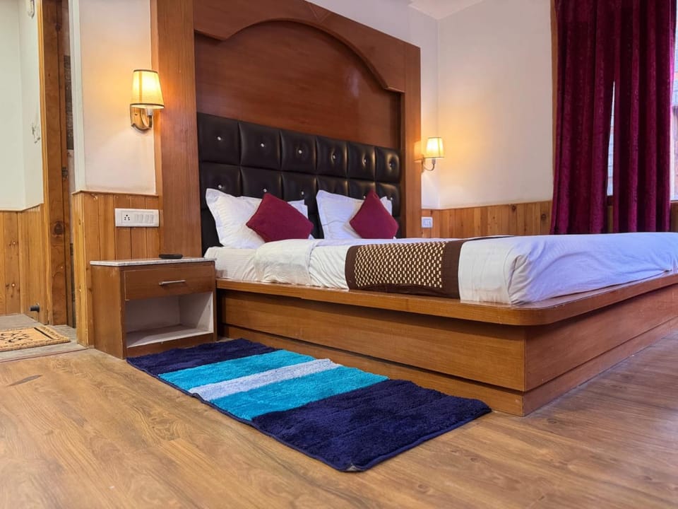 Hotel The Red Apple Hotel in Manali