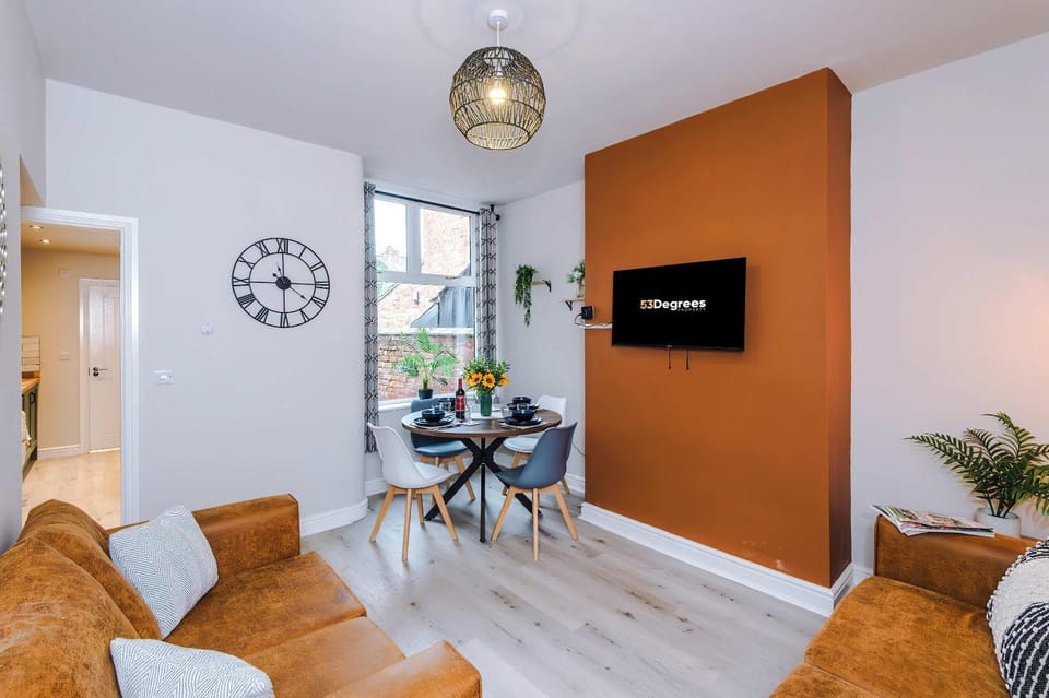 TV and multimedia, Living room, Seating area