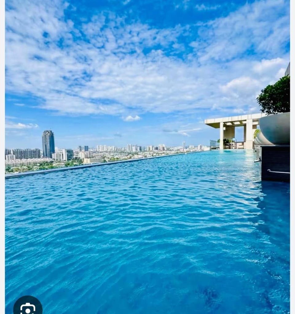 Jacuzzi room gurgaon Apartment in Gurugram