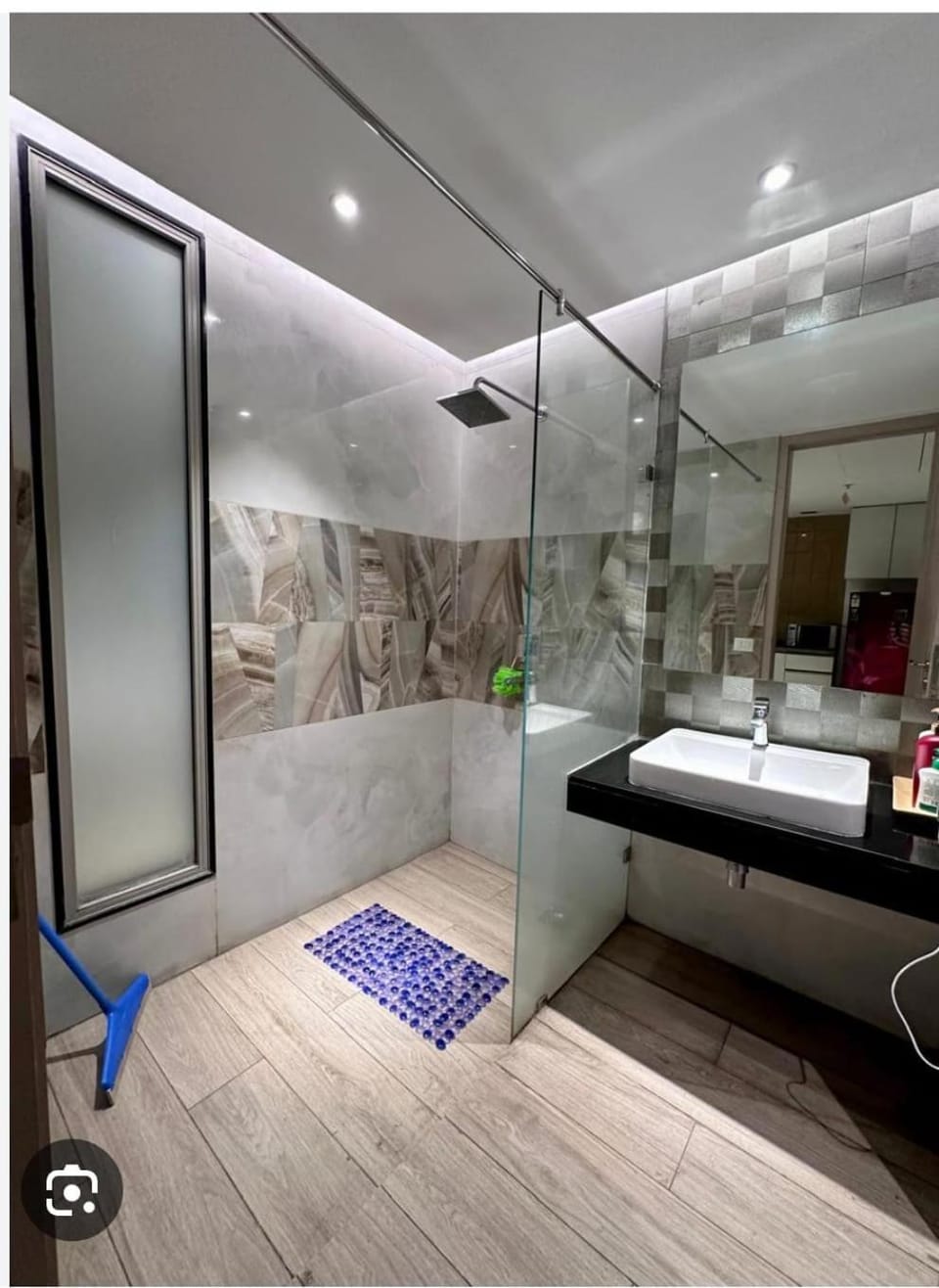 Jacuzzi room gurgaon Apartment in Gurugram